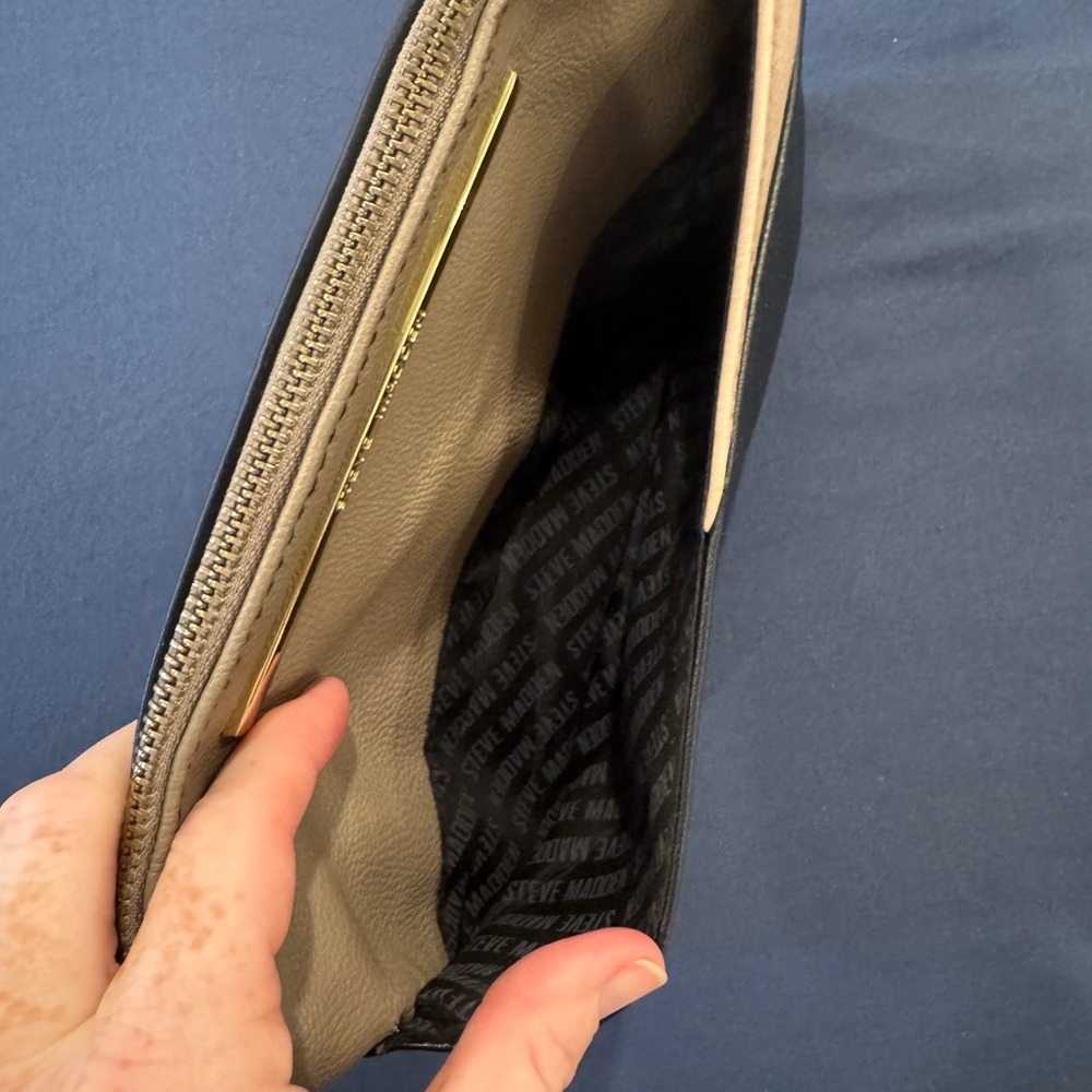 Steve Madden Black and Beige Wristlet - Picture 2 of 7